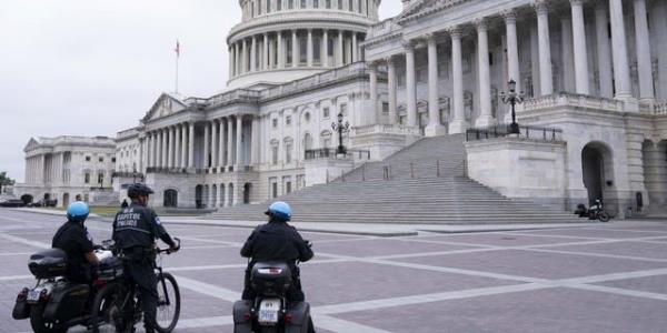 Capitol Police outside Capitol Building