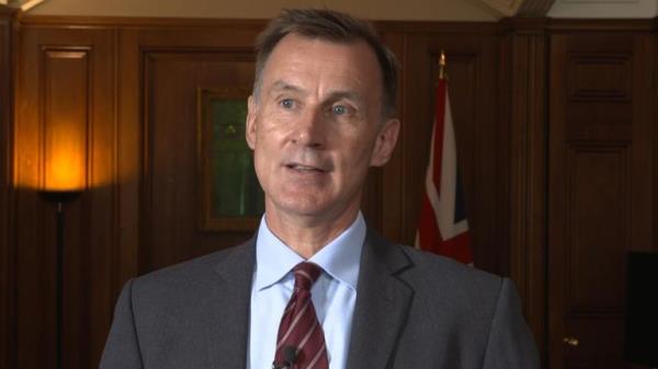 Jeremy Hunt says he has agreed three measures with mortgage lenders to ease people&#39;s worries over interest rate hikes