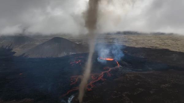 冰岛最新的火山正在喷出龙卷风