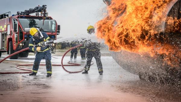 airport firefighters strike