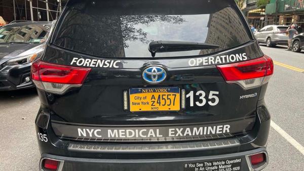 NYC medical examiner respo<em></em>nding to crime scene at W. 86th Street