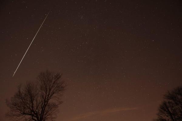 Geminid meteor 2012 via Henry Shaw/SummersMagic Photography.