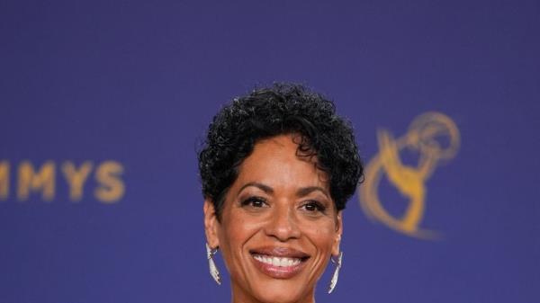 Liza co<em></em>lon-Zayas poses in the press room with the award for outstanding supporting actress in a comedy series for &#34;The Bear&#34; during the 76th Primetime Emmy Awards on Sunday, Sept. 15, 2024, at the Peacock Theater in Los Angeles. (AP Photo/Jae C. Hong)