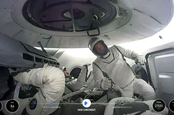 SpaceX makes history with first spacewalks by private citizens