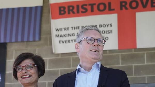 Sir Keir Starmer with Thangam Debbo<em></em>naire during a visit to Bristol Rovers FC 