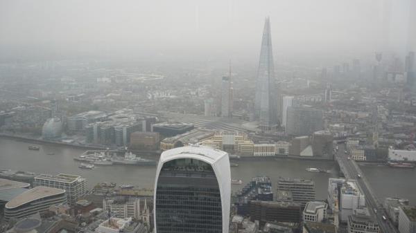 A view across Lo<em></em>ndon from the viewing platform of Horizon 22 in Bishopsgate, as the sky is rendered grey, caused by high pressure over the UK trapping moisture near the surface of the Earth, creating stubborn cloud or, in weather parlance, 'anticyclo<em></em>nic gloom'. High pressure results in little or no wind which would otherwise move the cloud around and break it up. Picture date: Friday November 8, 2024.