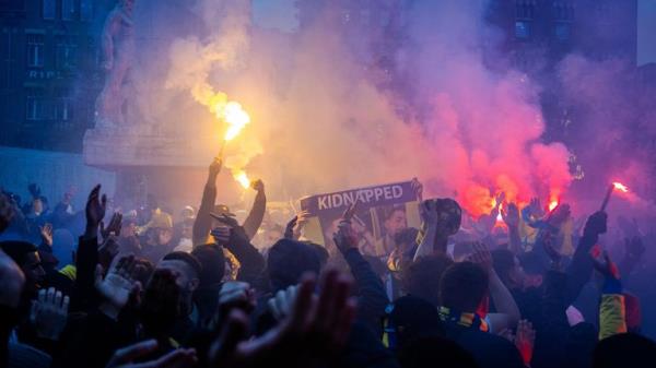 Pic: Jeroen Jumelet/EPA-EFE/Shutterstock

UEFA Europa League - Ajax vs Maccabi Tel Aviv, Amsterdam, Netherlands - 07 Nov 2024
Maccabi Tel Aviv supporters gather at De Dam in Amsterdam ahead of the UEFA Europa League match between Ajax and Maccabi Tel Aviv in Amsterdam, Netherlands, 07 November 2024.

7 Nov 2024