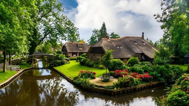 37-facts-a<em></em>bout-giethoorn