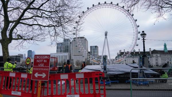 Preparations co<em></em>ntinue for the New Year's Eve fireworks display in central London. Pic: PA