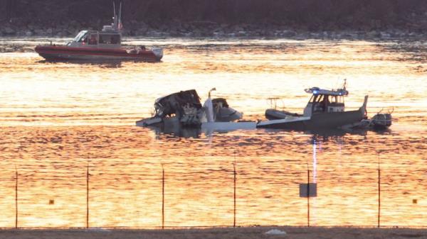 Emergency perso<em></em>nnel work at the site of the crash after a Black Hawk helicopter and an American Eagle flight 5342 approaching Reagan Washington Natio<em></em>nal Airport collided and crashed in the Potomac River, outside Washington, U.S., January 30, 2025. REUTERS/Kevin Lamarque