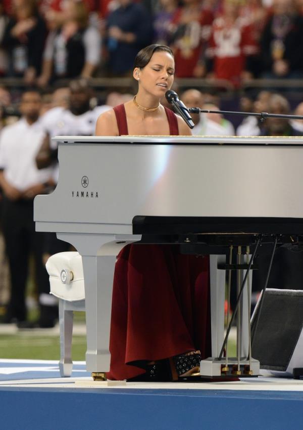 Alicia Keys performs The Star-Spangled Banner at Super Bowl XLVII.