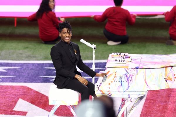 Jon Batiste performs the Natio<em></em>nal Anthem o<em></em>nstage prior to Super Bowl LIX at Caesars Superdome on February 09, 2025 in New Orleans, Louisiana.  