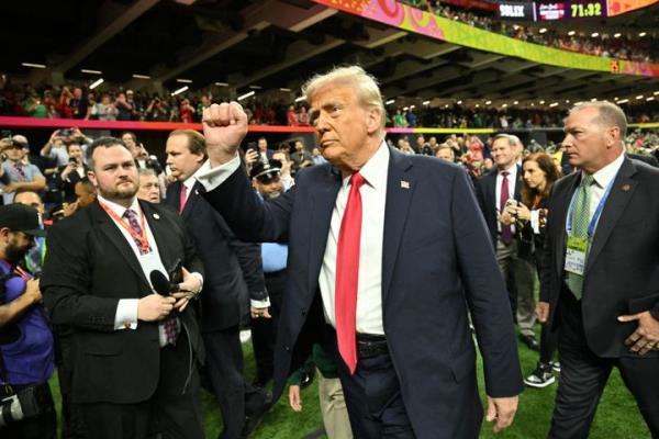 US President Do<em></em>nald Trump visits the field before the start of Super Bowl LIX between the Kansas City Chiefs and the Philadelphia Eagles at Caesars Superdome in New Orleans, Louisiana, February 9, 2025.