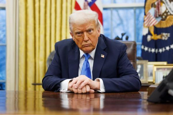 Do<em></em>nald Trump in the Oval Office of the White House in Washington, DC, US, on Tuesday, Feb. 11, 2025.