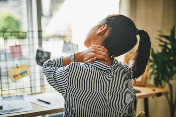 Adjusting your posture can help you be more a<em></em>lert.